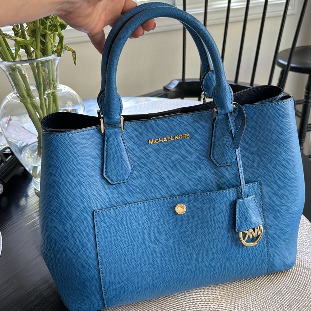 Michael Kors French blue purse tote bucket perfect condition!